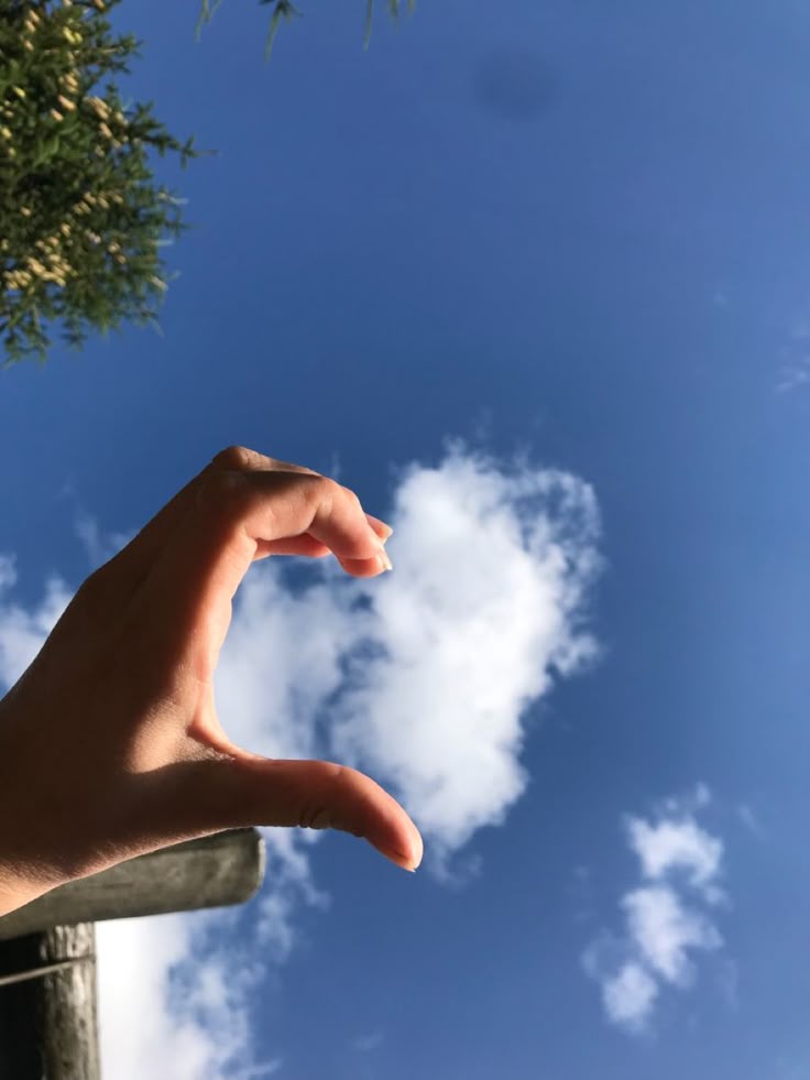 Avatar chill bầu trời 